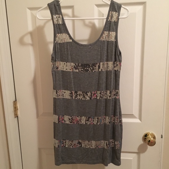 Gray with sequence dress. - Picture 3 of 3