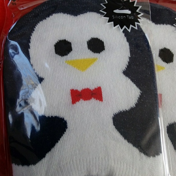 CUTE PENGUIN SOCKS - Picture 2 of 3