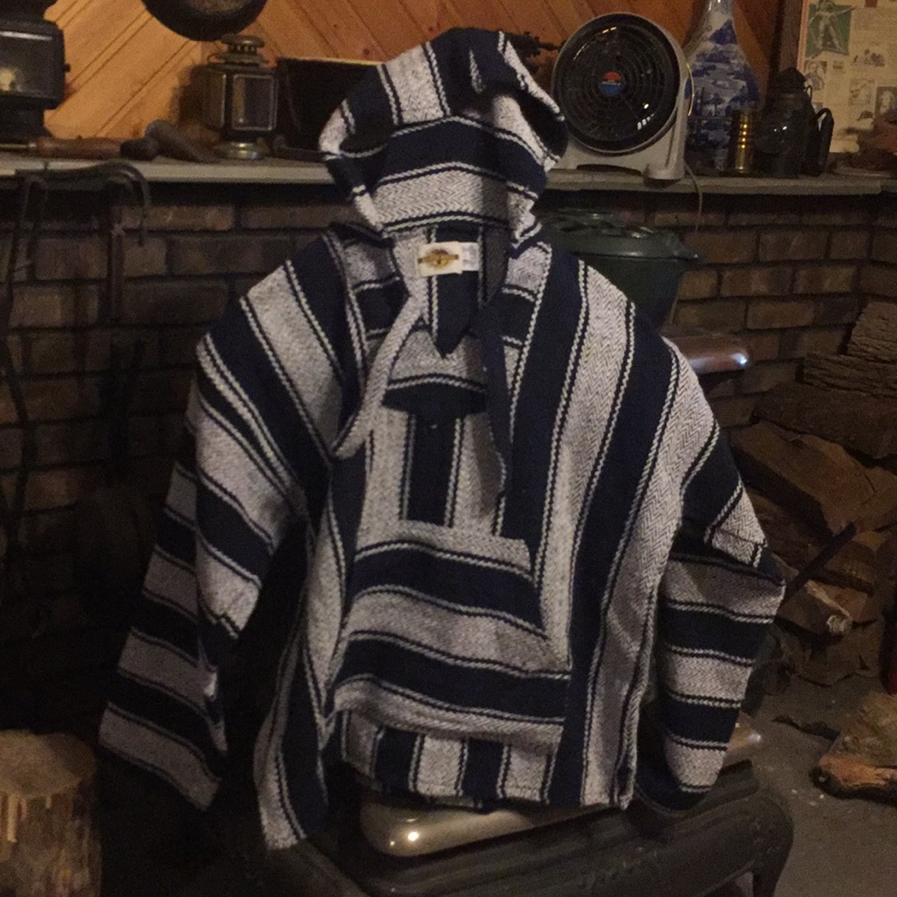 Earth Ragz- navy and white knit sweatshirt