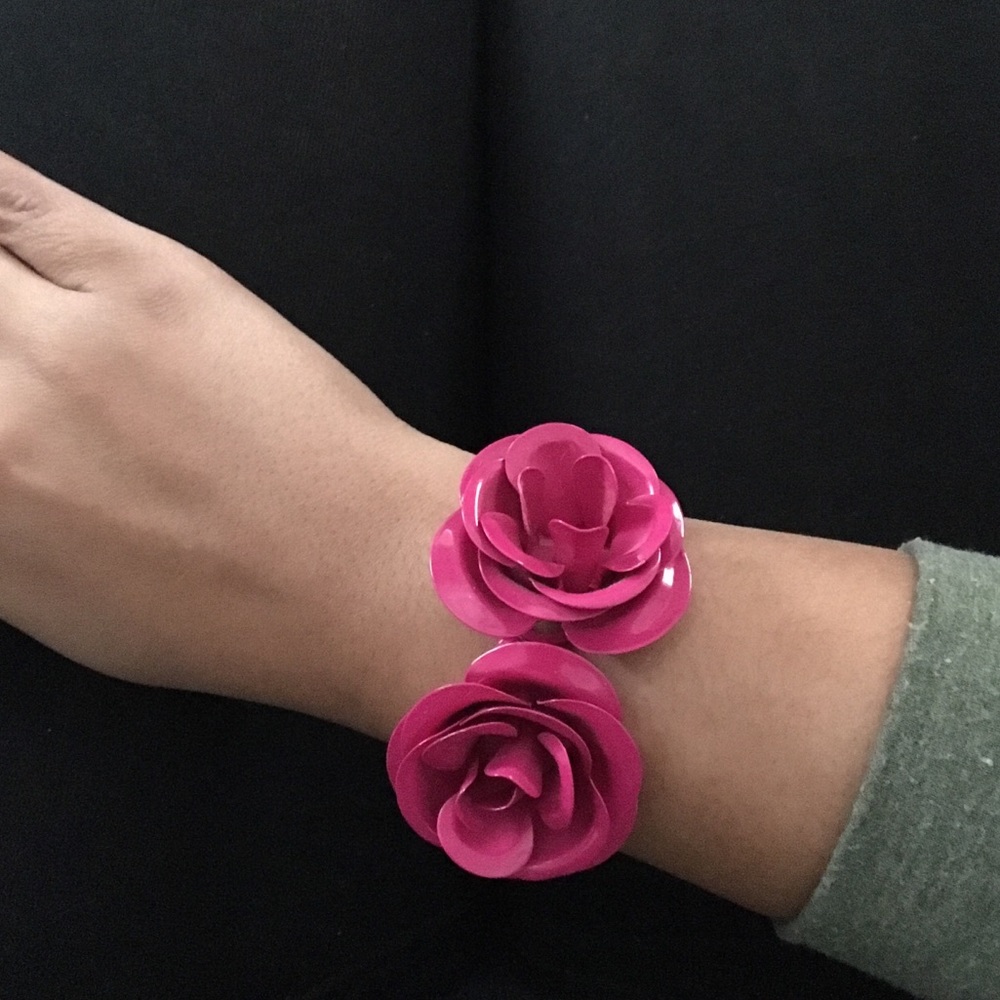 H&M light metal flower bracelet!
