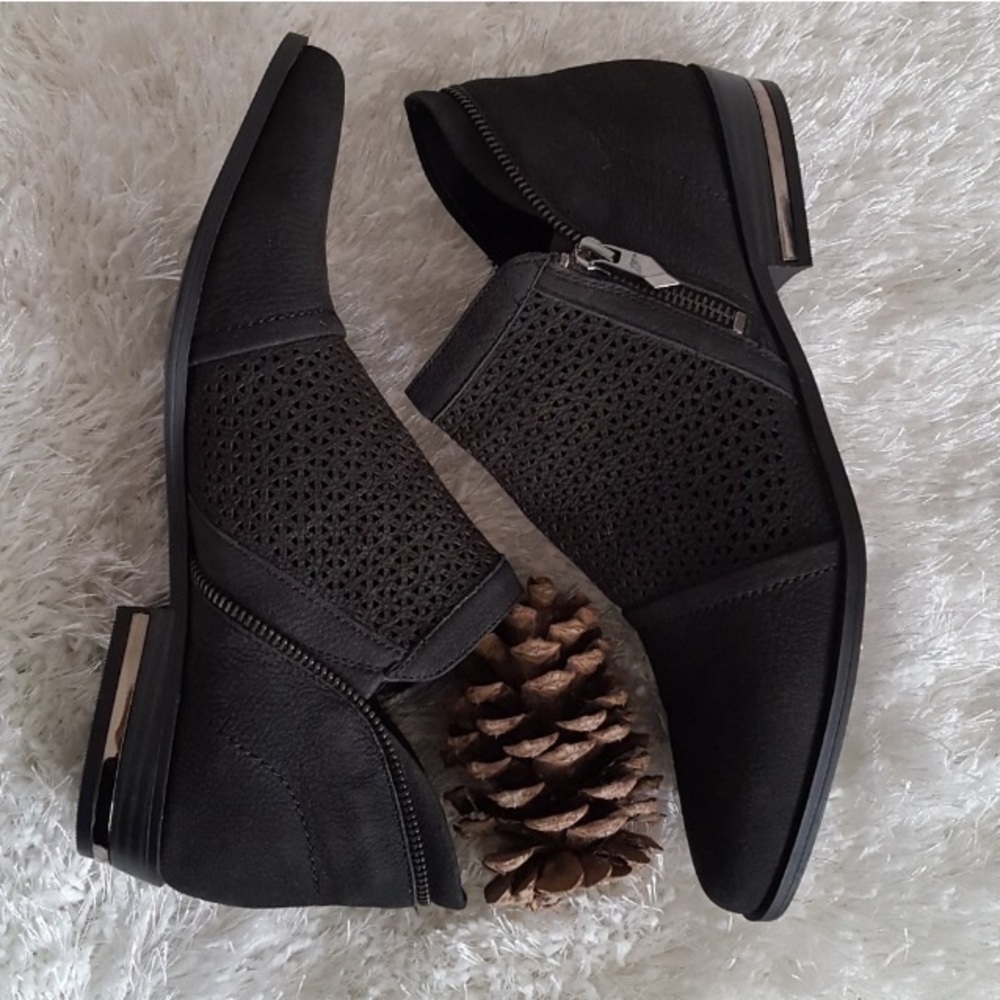NWOT Fergalicious Booties