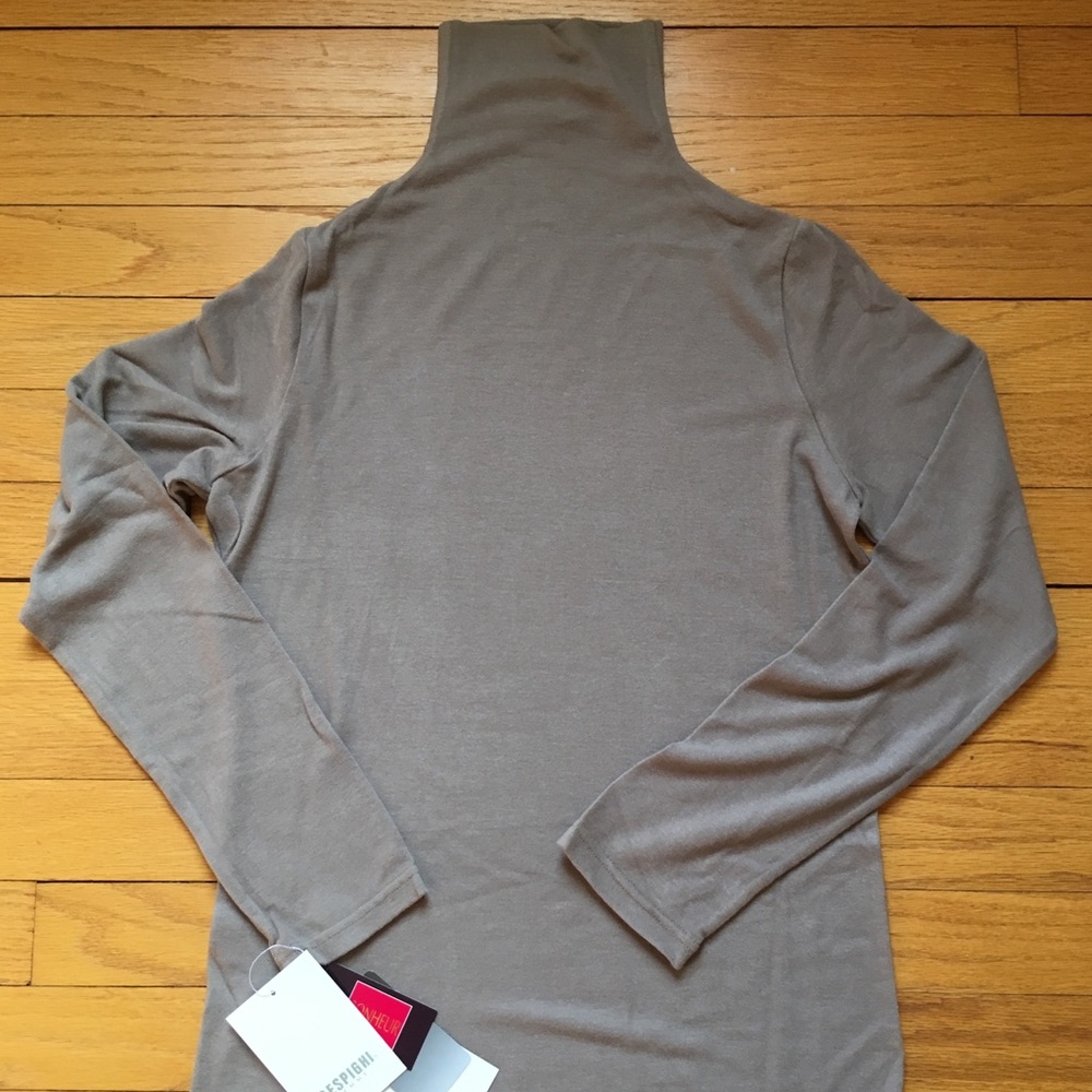 Seamless Turtleneck Shirt
