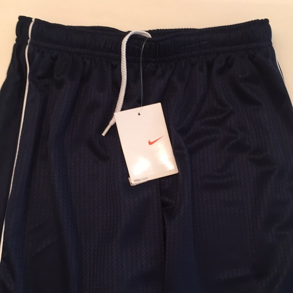 Nike air max youth typha shorts - Picture 3 of 3