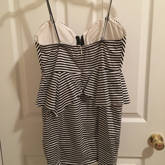 Black and white striped dress - Picture 4 of 5