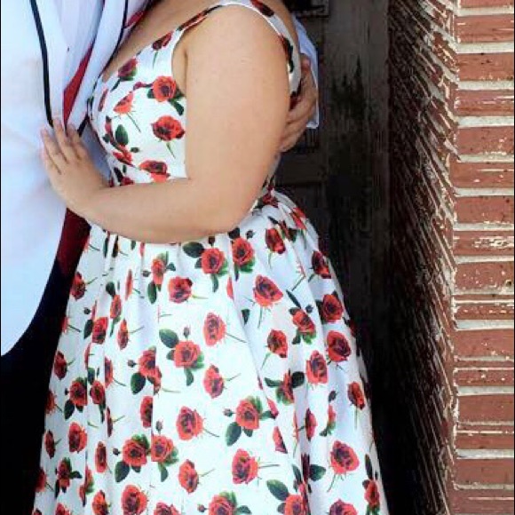 White/red floral formal dress, size 12 - Picture 2 of 5