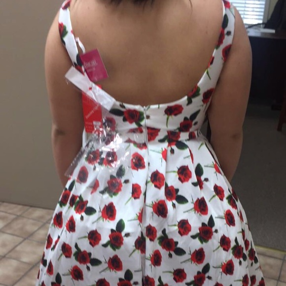 White/red floral formal dress, size 12 - Picture 3 of 5