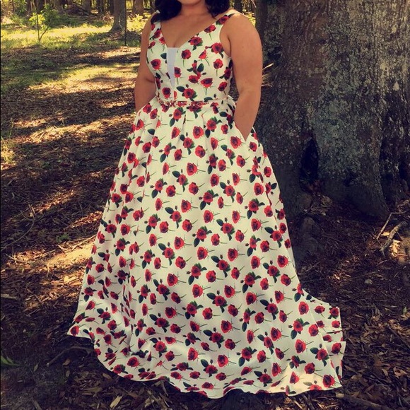 White/red floral formal dress, size 12 - Picture 4 of 5
