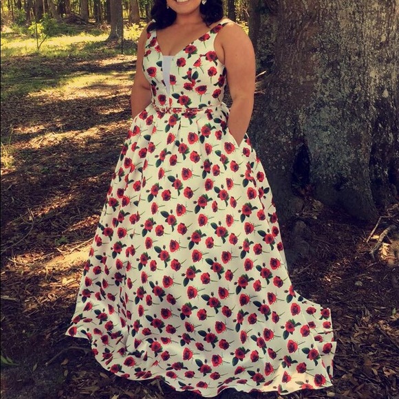 White/red floral formal dress, size 12 - Picture 5 of 5