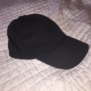 Black baseball hat