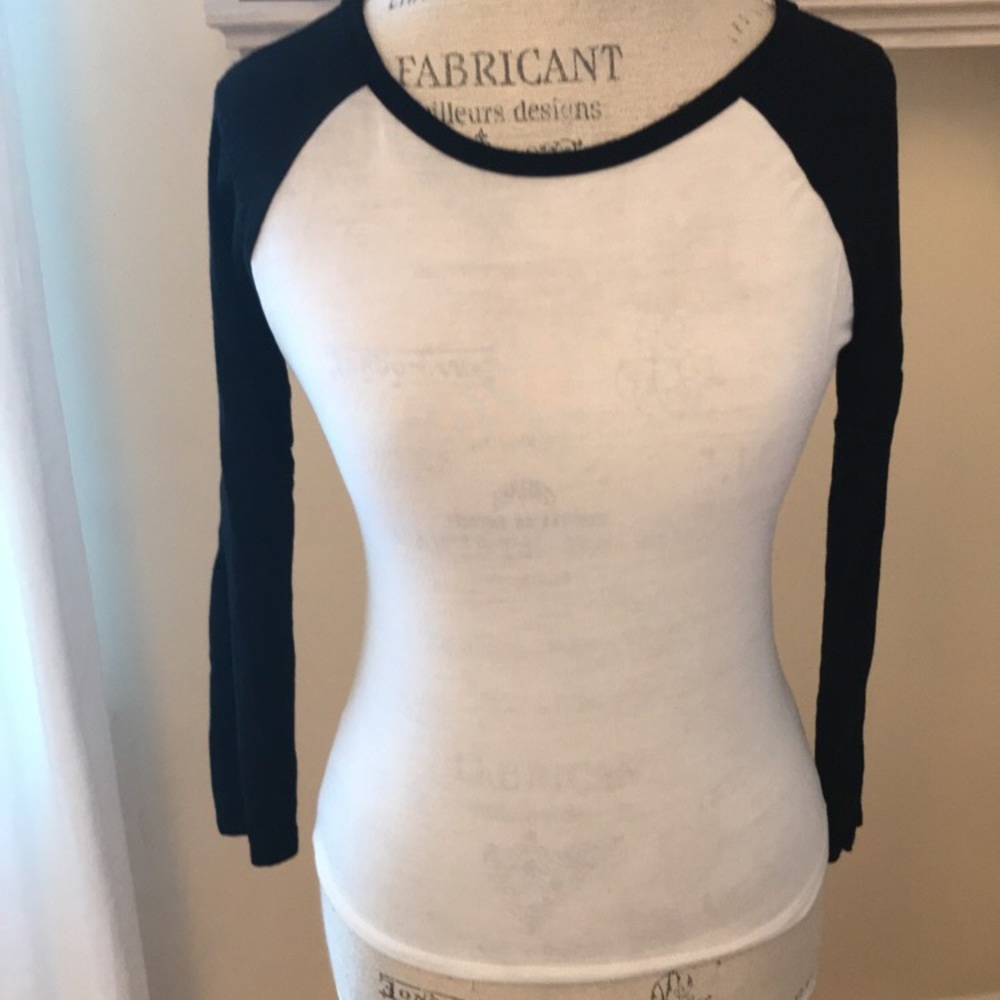 Black and white t-shirt