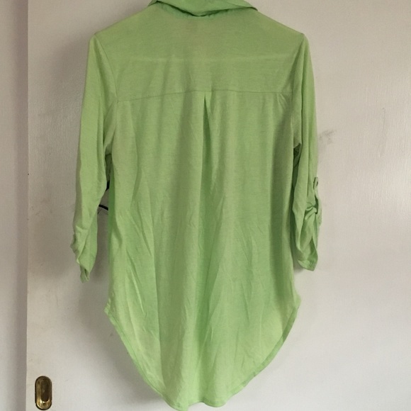 Light green shirt - Picture 3 of 4