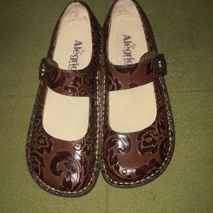 New given as a gift never worn size 7