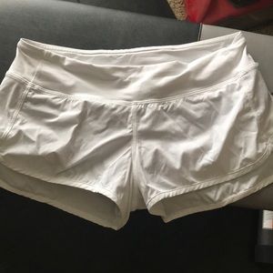 Lululemon Women’s size 6 speed shorts
