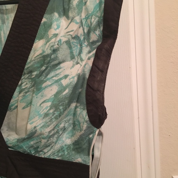 Hurley beach dress - Picture 2 of 4