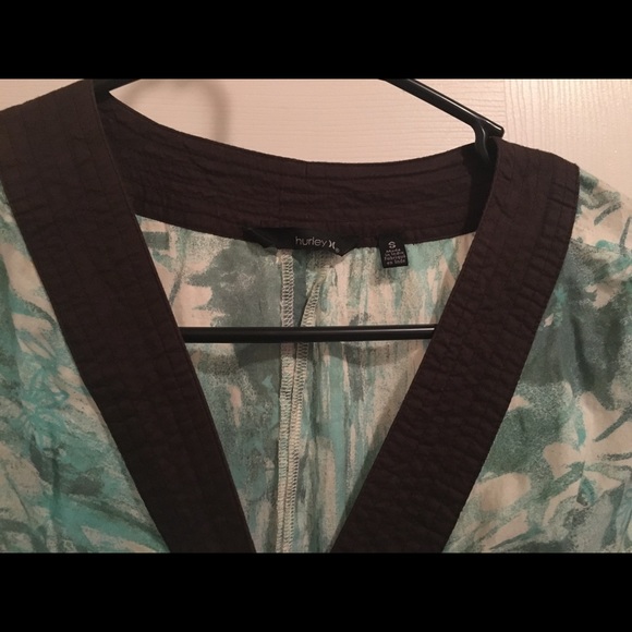 Hurley beach dress - Picture 3 of 4