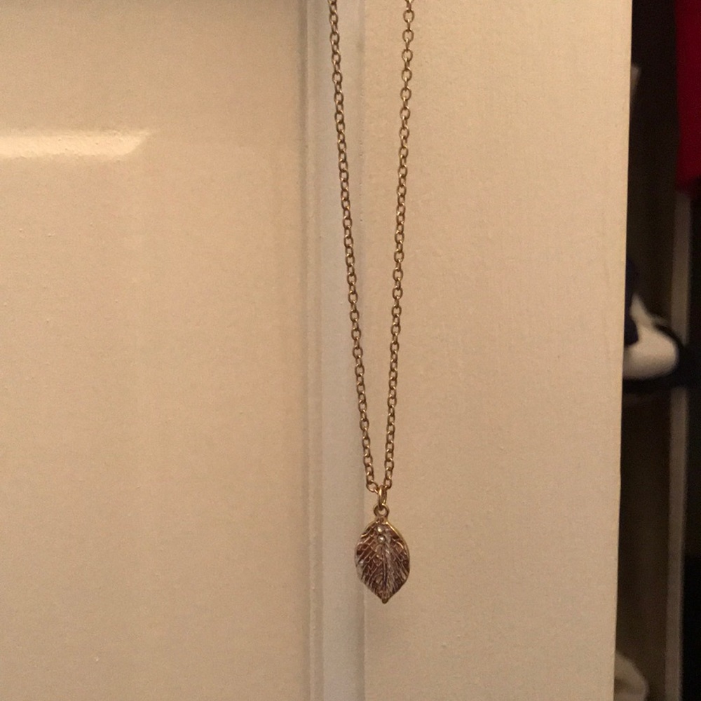 15’’ feather necklace
