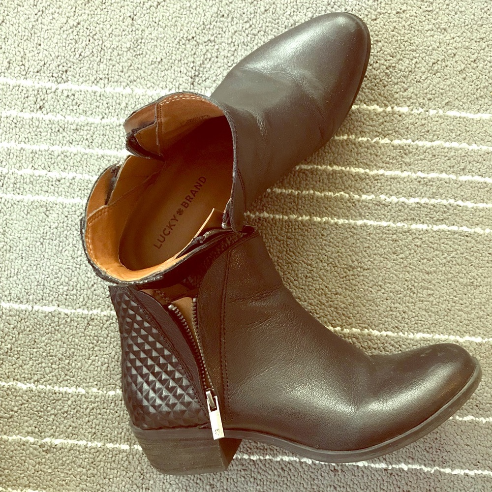Like New Lucky Brand boots