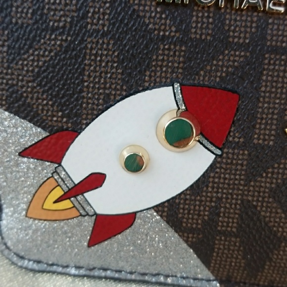 Hold MK rocket ship coin purse - Picture 2 of 3