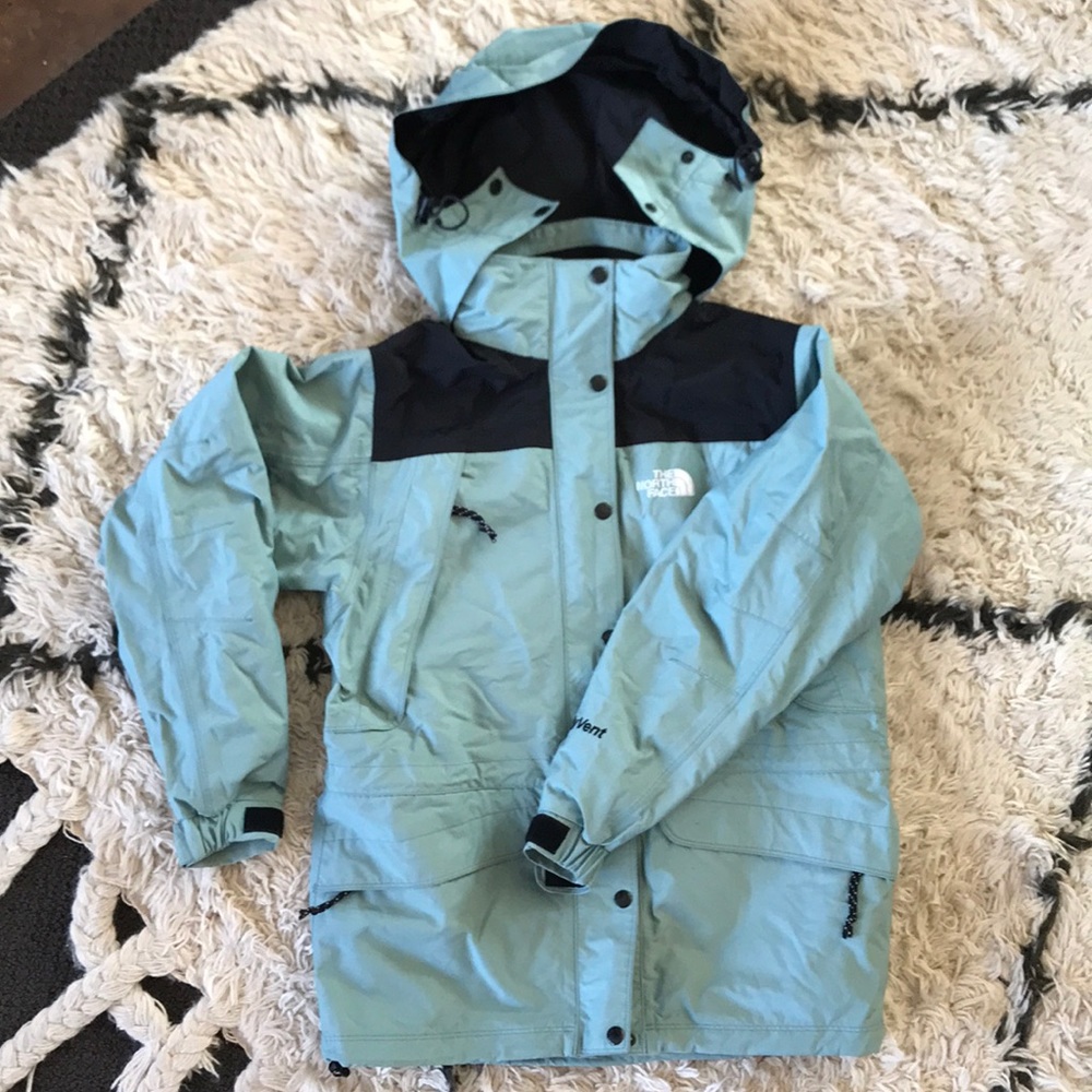 SOLD // Women’s The North Face Hyvent Ski Jacket