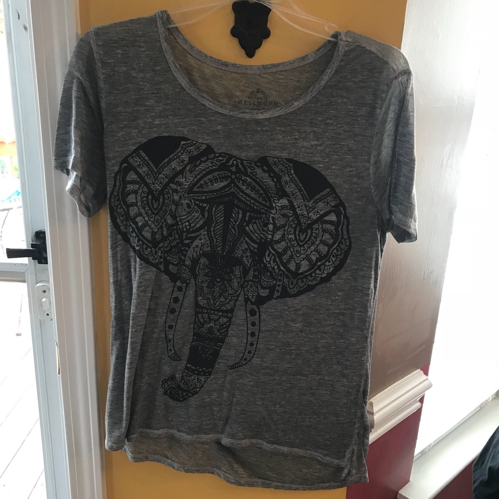 Grey graphic tee