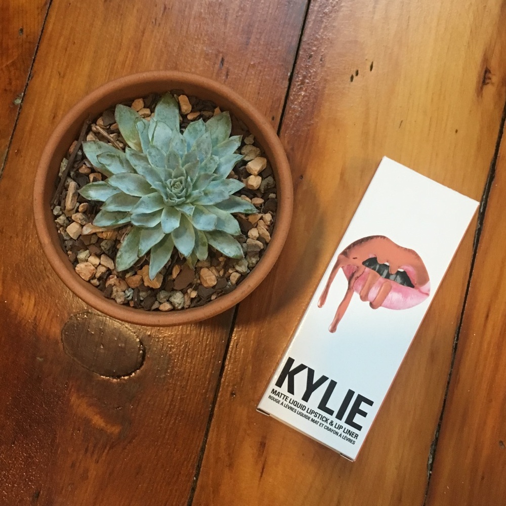 Dirty Peach Lipkit by Kylie Cosmetics