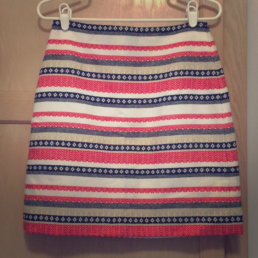Patterned mini skirt