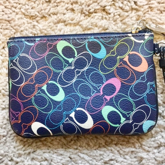 🔥FIRM🔥COACH wristlet - Picture 2 of 4