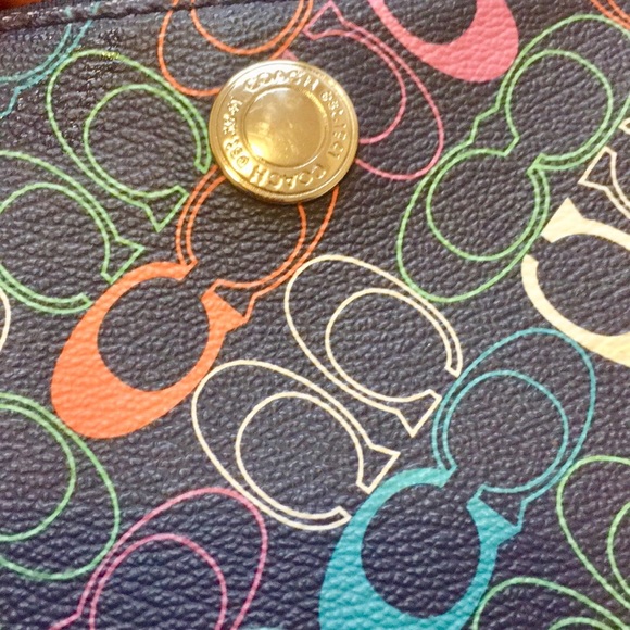 🔥FIRM🔥COACH wristlet - Picture 4 of 4