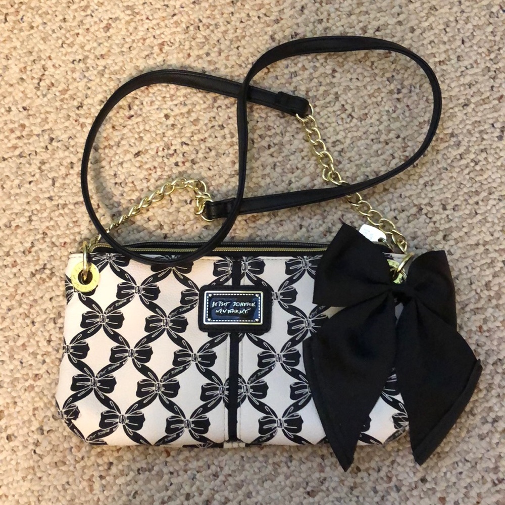 Betsey Johnson bow crossbody