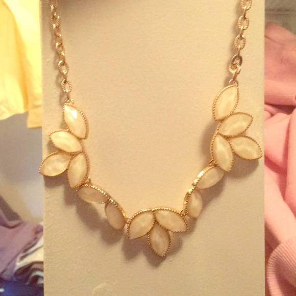 Statement necklace - Picture 1 of 1