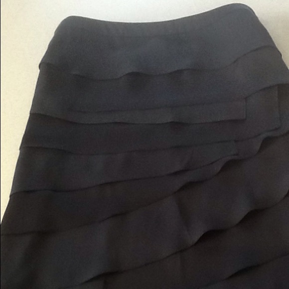 1 Day only sale💙August silk skirt price is firm - Picture 2 of 2