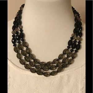 🎀Reduced🎀 Banana Republic bead necklace