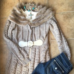 Super cute tan/beige sweater with faux fur