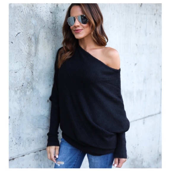 ❤️SALE❤️ Gorgeous Off The Shoulder Sweater - Picture 5 of 7