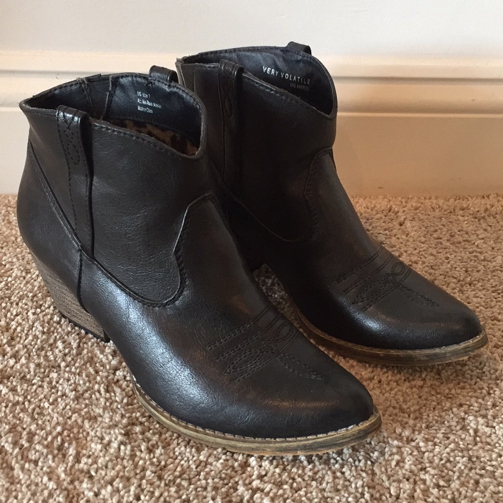 Very Volatile Cowgirl Booties - Size 7