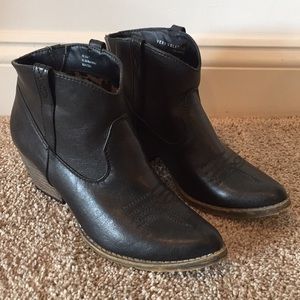 Very Volatile Cowgirl Booties - Size 7