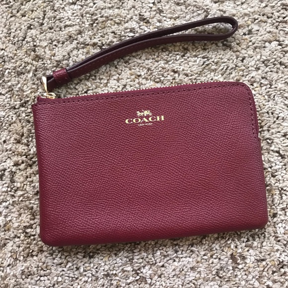 CRIMSON RED Coach Wristlet: Leather/Small (NWT) - Picture 2 of 5