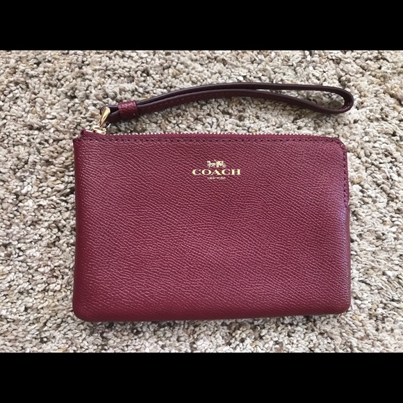 CRIMSON RED Coach Wristlet: Leather/Small (NWT) - Picture 5 of 5