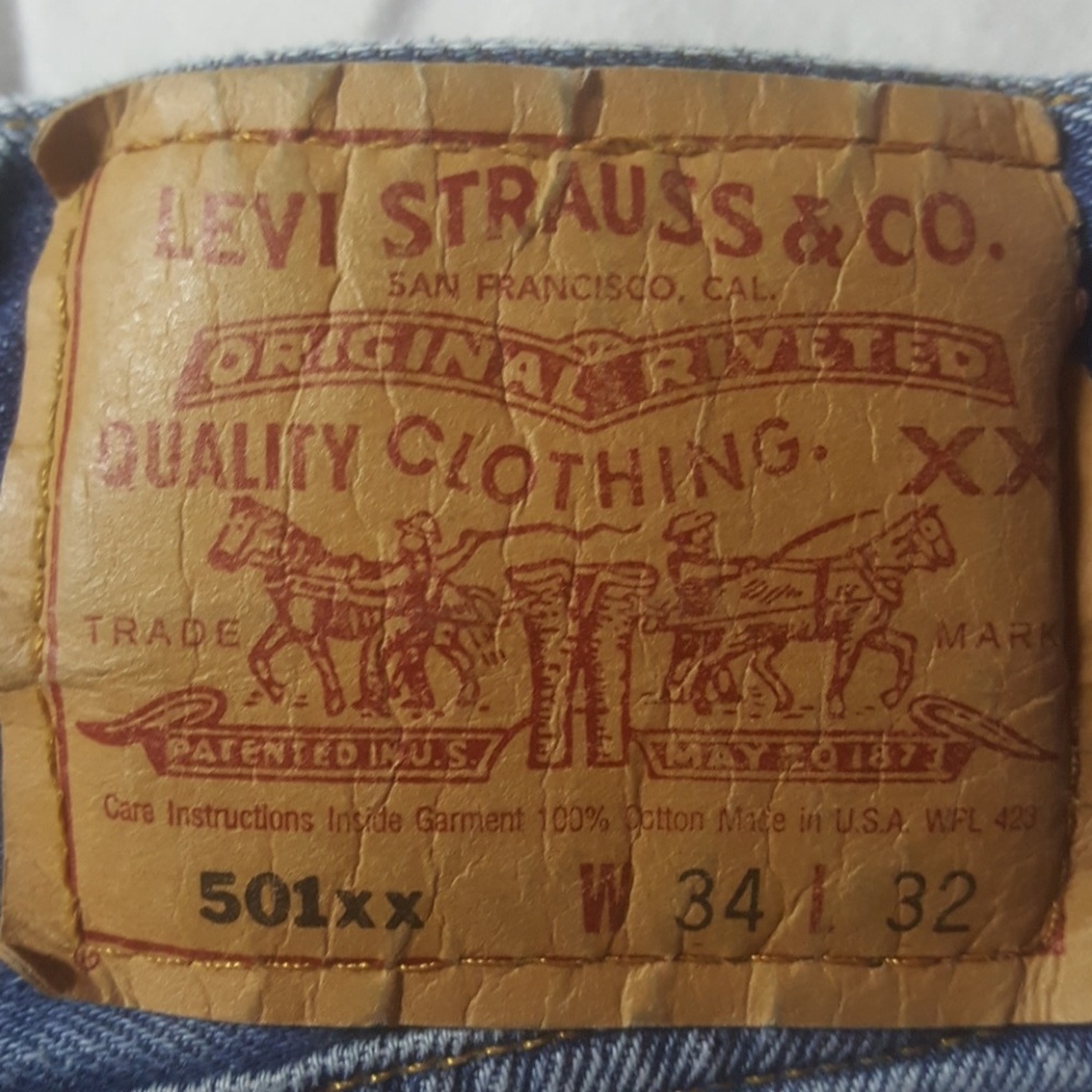501 Button Fly LEVIS 34X32