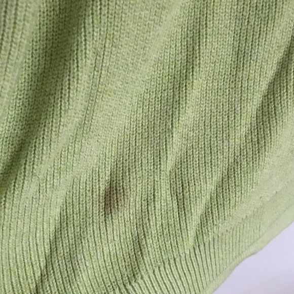 Green sweater - Picture 3 of 3