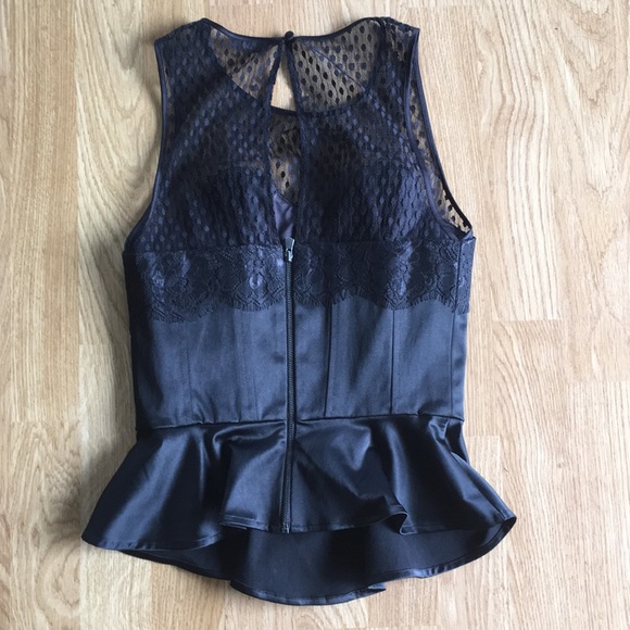 Black lace peplum top by guess. - Picture 2 of 2