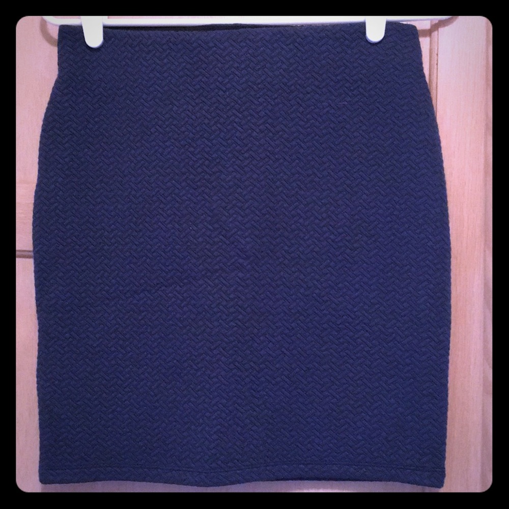 Textured bodycon skirt