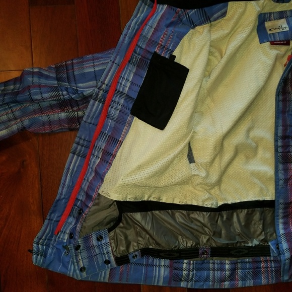 Oakley Checked Out Snowboard Jacket - Picture 5 of 8