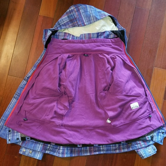 Oakley Checked Out Snowboard Jacket - Picture 8 of 8