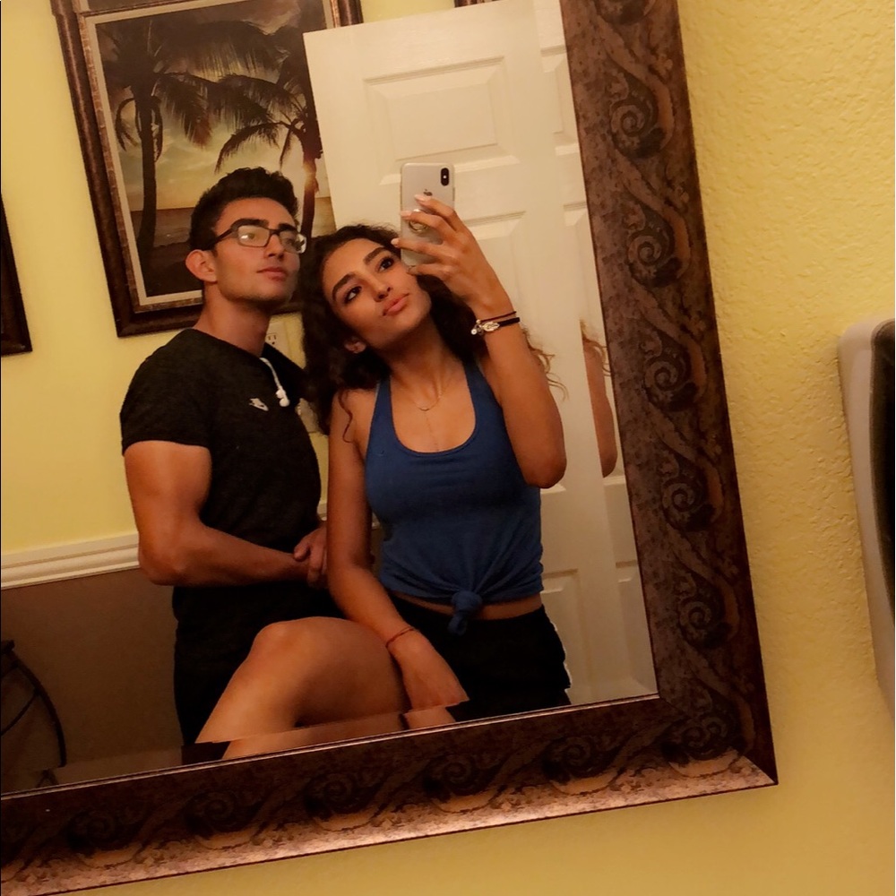 Meet your Posher, Alexis