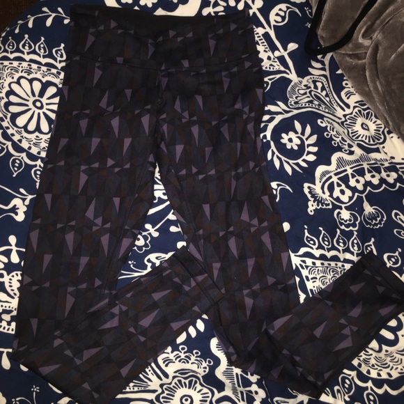 Lululemon leggings size 8 - Picture 1 of 2