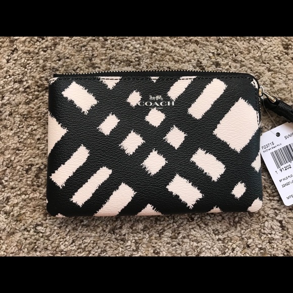 CHALK WHITE w/ BLACK Coach Wristlet: Leather/Small - Picture 2 of 6