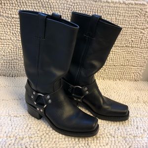 Women’s size 8 Frye 12R Black Harness Boot