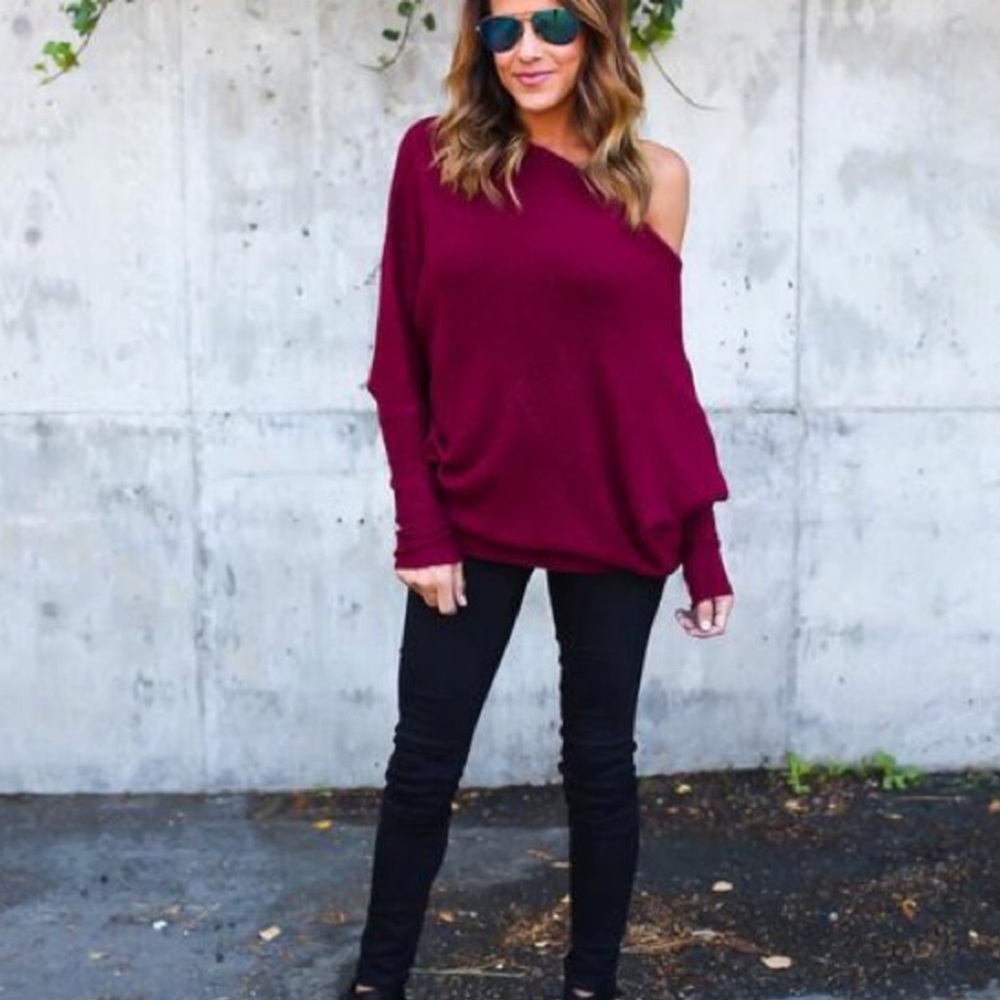 🎈SALE 🎈Gorgeous Off The Shoulder Sweater - Picture 4 of 7