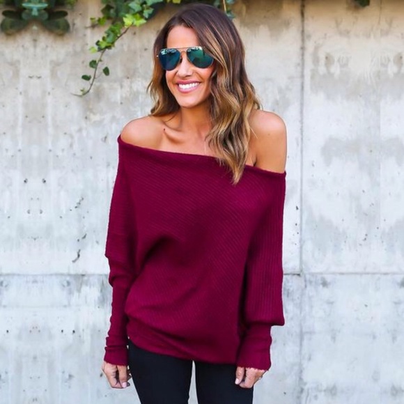 🎈SALE 🎈Gorgeous Off The Shoulder Sweater - Picture 2 of 7